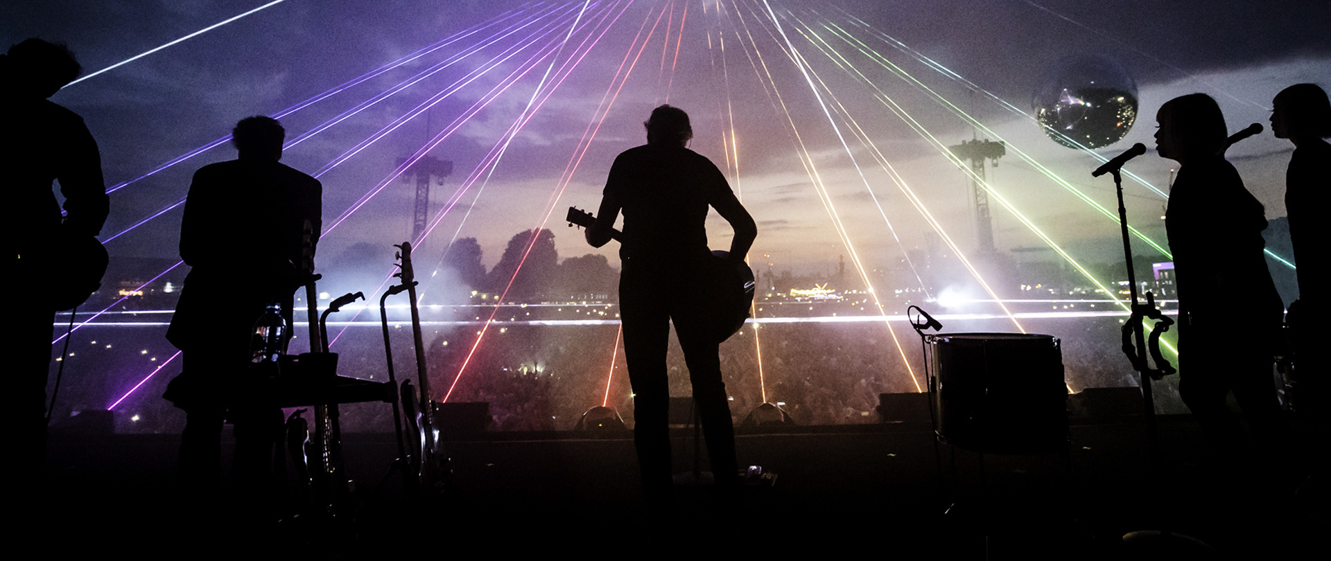 Roger Waters  Us + Them